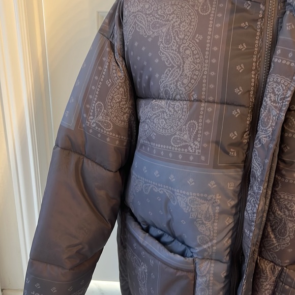 Super cool puffer jacket from Pacsun! - Picture 2 of 5